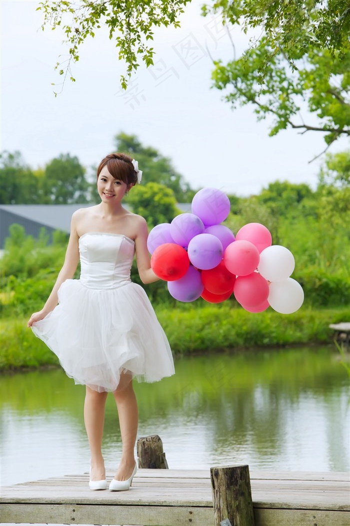 亚洲人毛茸茸撒尿