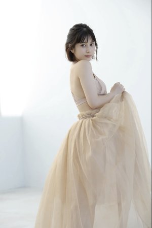 电影在丈夫面前被欺负剧情介绍