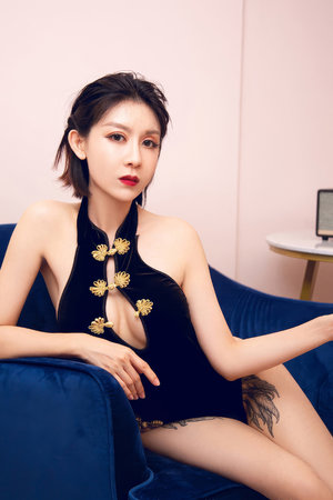 《在浴室被做爽了》动漫