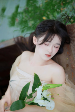 萌白酱金丝黑色旗袍