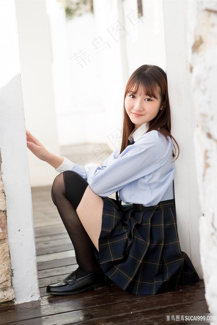 岳两腿张得更开了