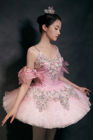 巨乳少妇初次下海