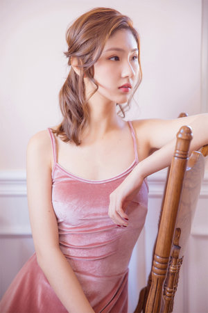 王妃打开双腿调教含玉势