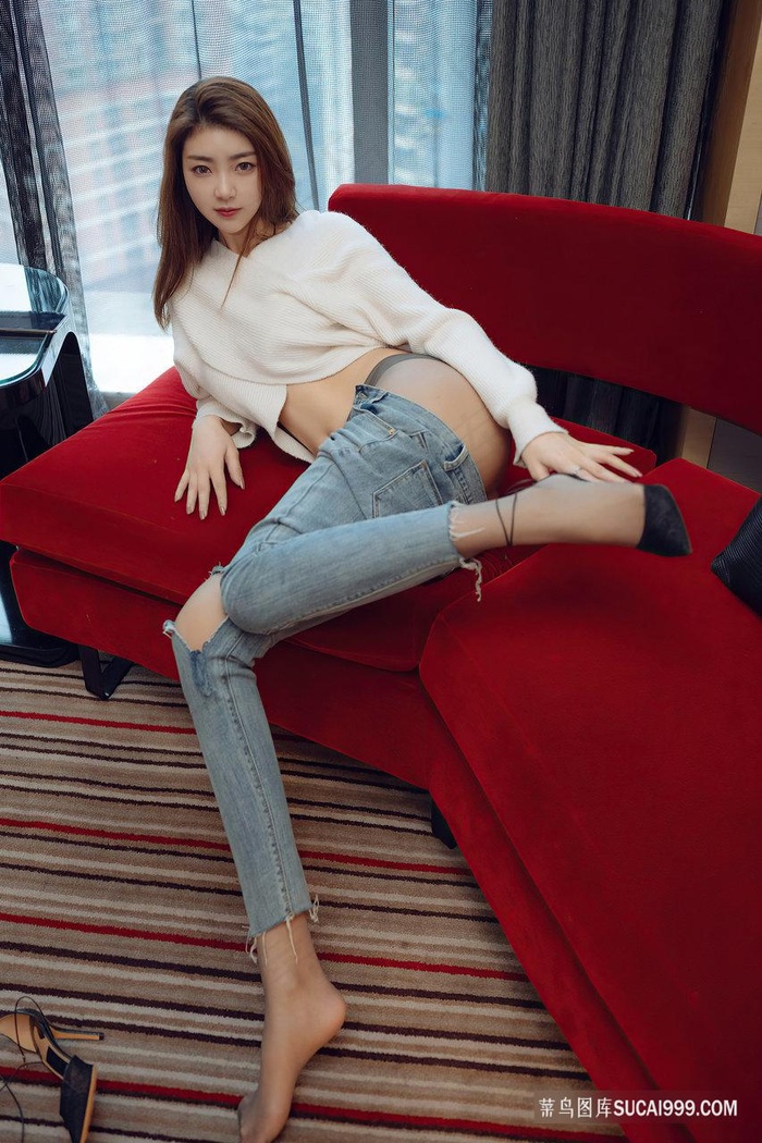 女生脱光衣服视频