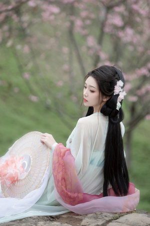 少妇受不了叫闺蜜一起