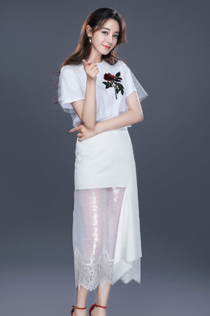 《卿本佳人》播放